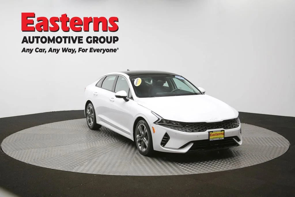 Used 2022 White Kia EX image 50
