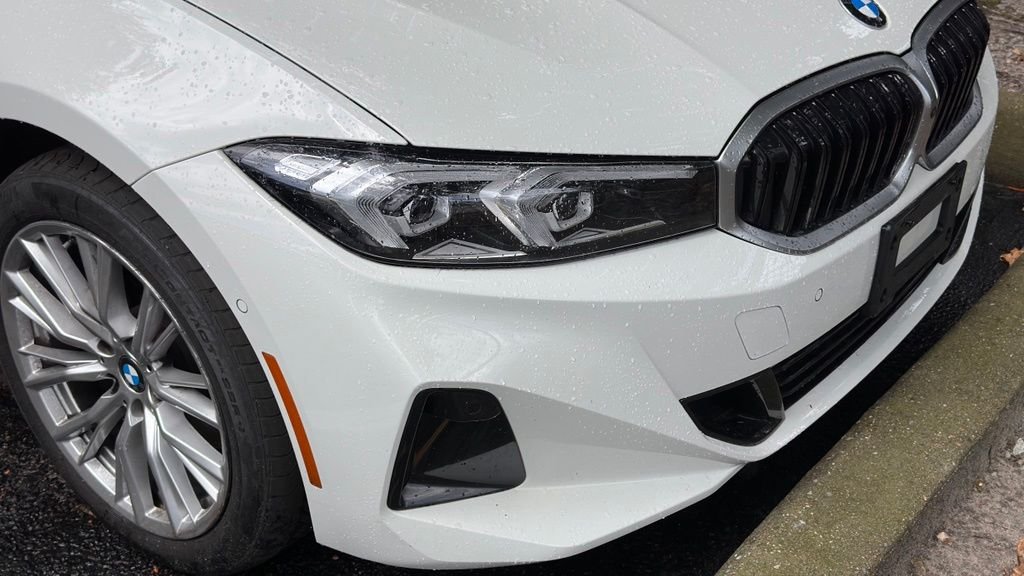 Used 2023 Alpine White BMW 330i image 2