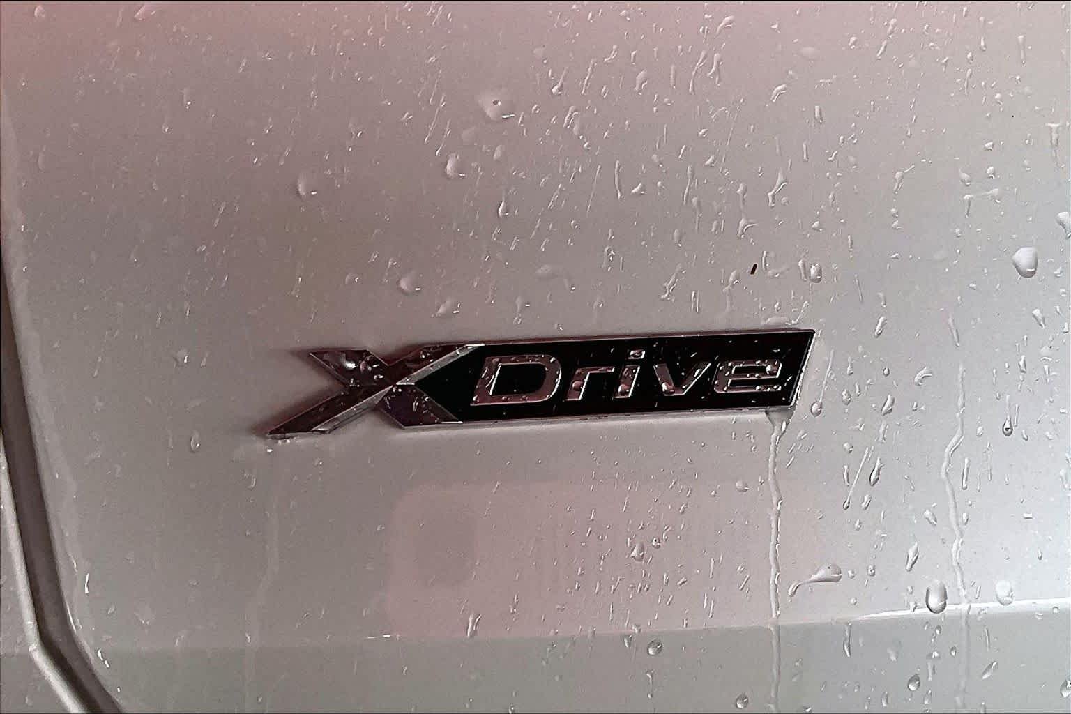 Used 2025 Mineral White Metallic BMW 30 xDrive image 58