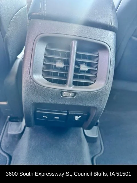 Used 2019 Silver Jeep Limited image 22
