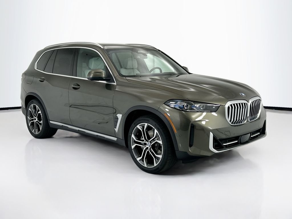 New 2026 Green Metallic BMW sDrive40i image 3