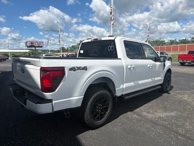 New 2026 Oxford White Ford XLT image 3