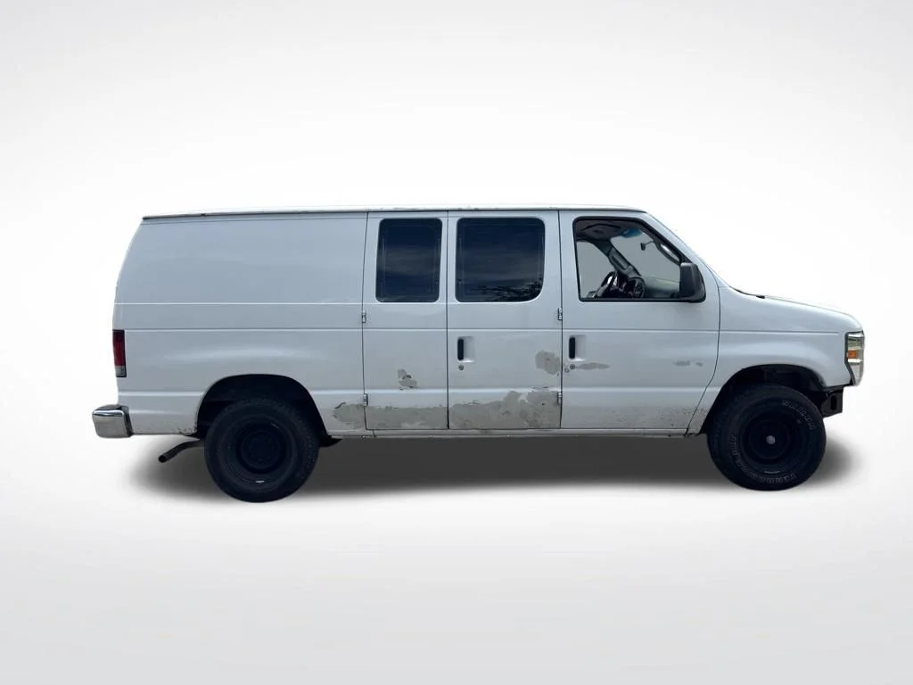 Used 2008  Ford Commercial image 4