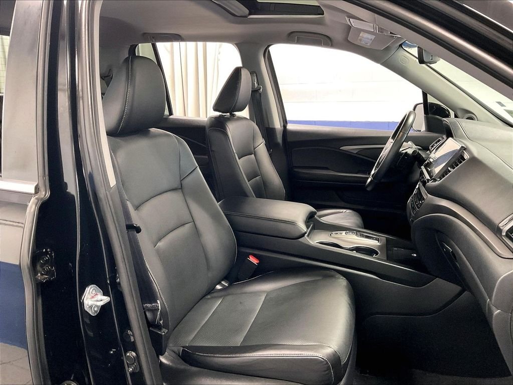 Used 2025 Black Honda RTL image 11