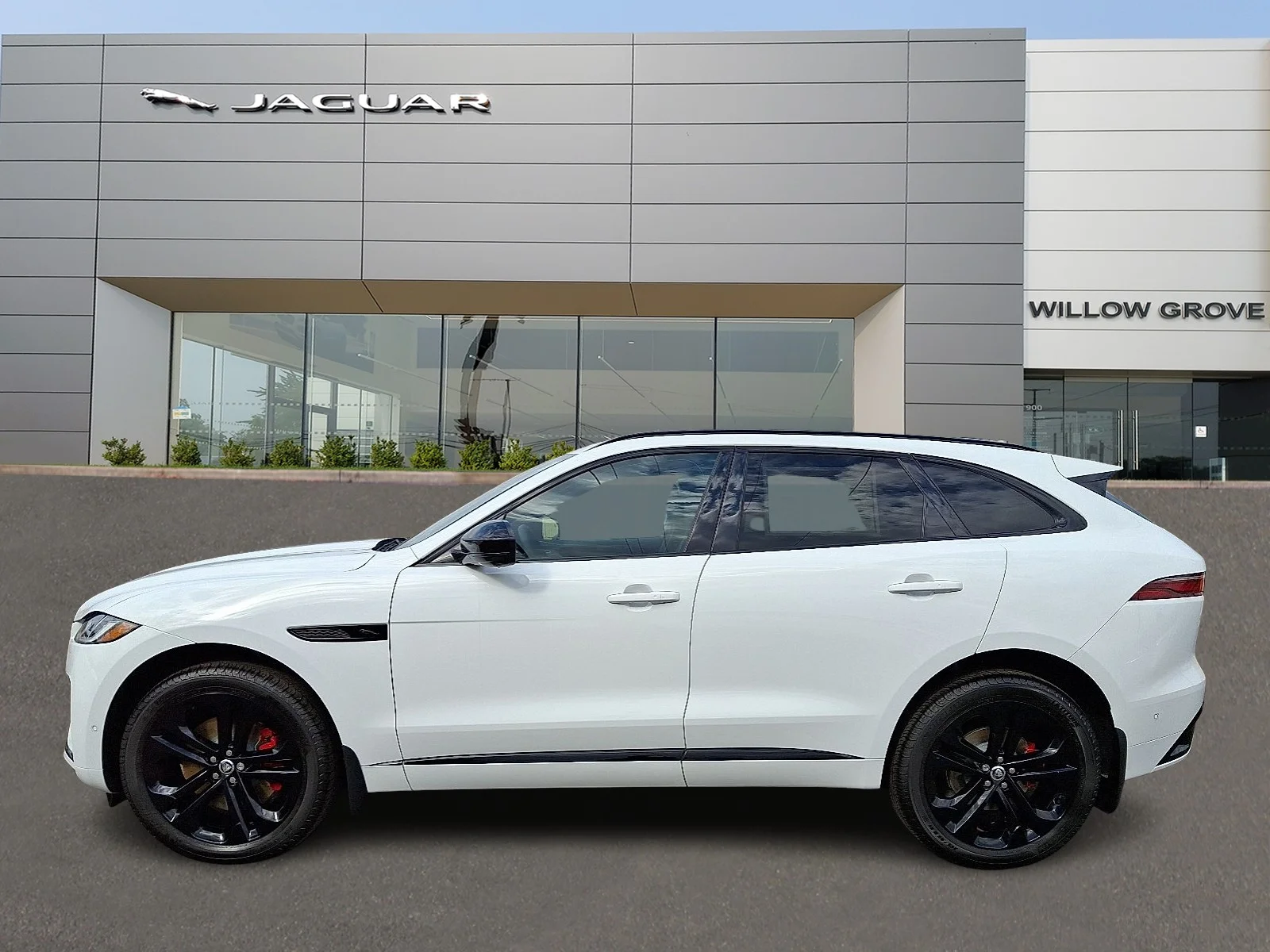 2026 Jaguar F-Pace R-Dynamic S - Photo 6