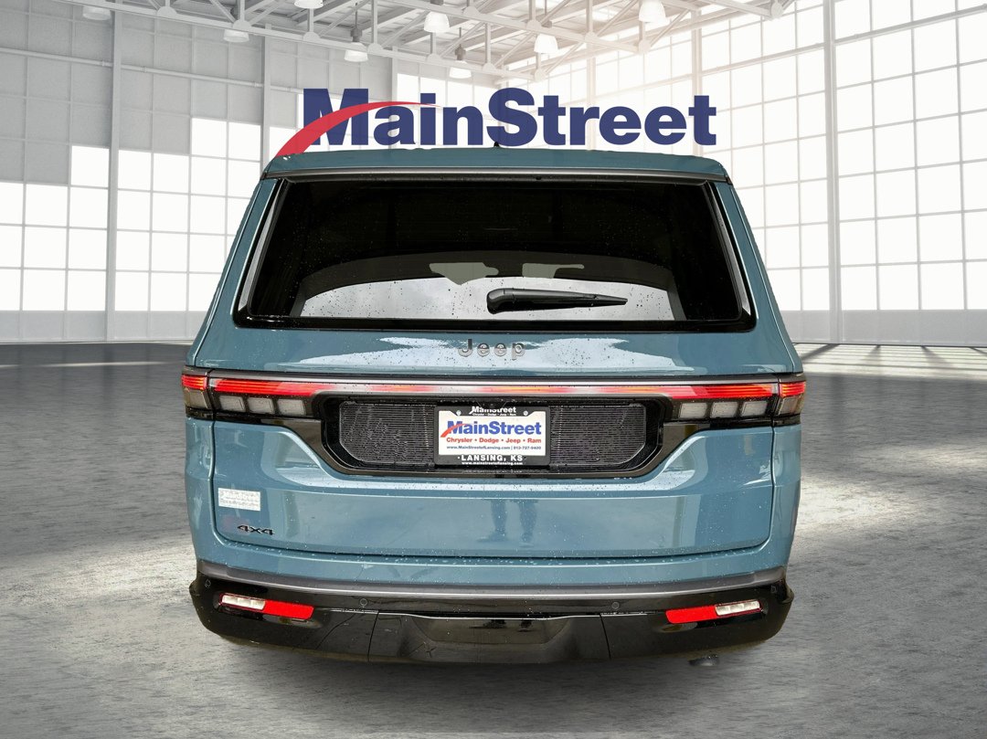 New 2026 Steel Blue Exterior Paint Jeep Limited Reserve image 4