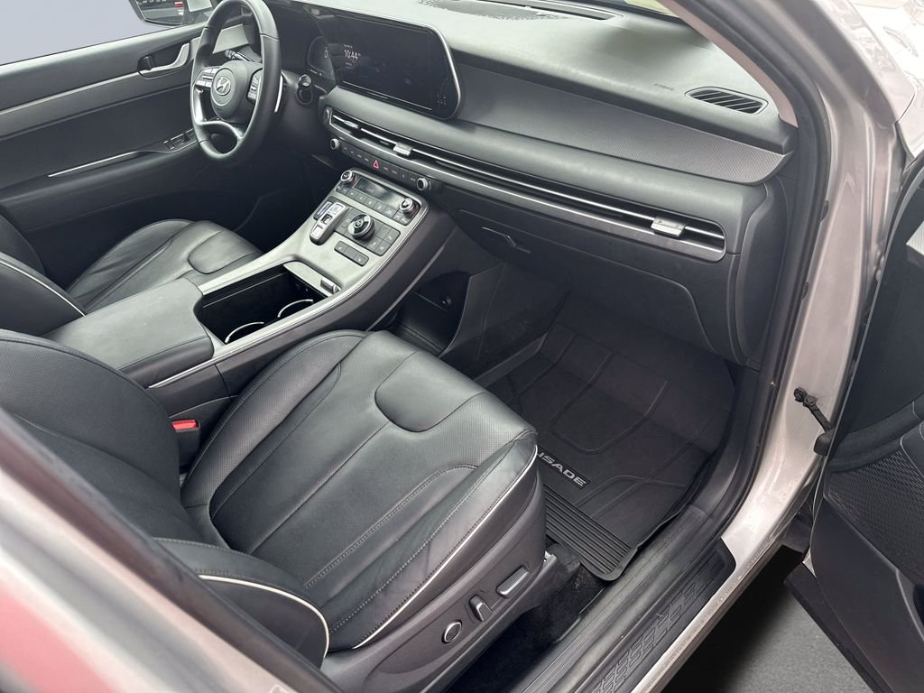 Used 2023 Typhoon Silver Hyundai SEL image 19