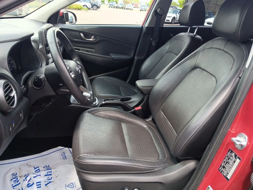Used 2018 Pulse Red Hyundai Limited image 35