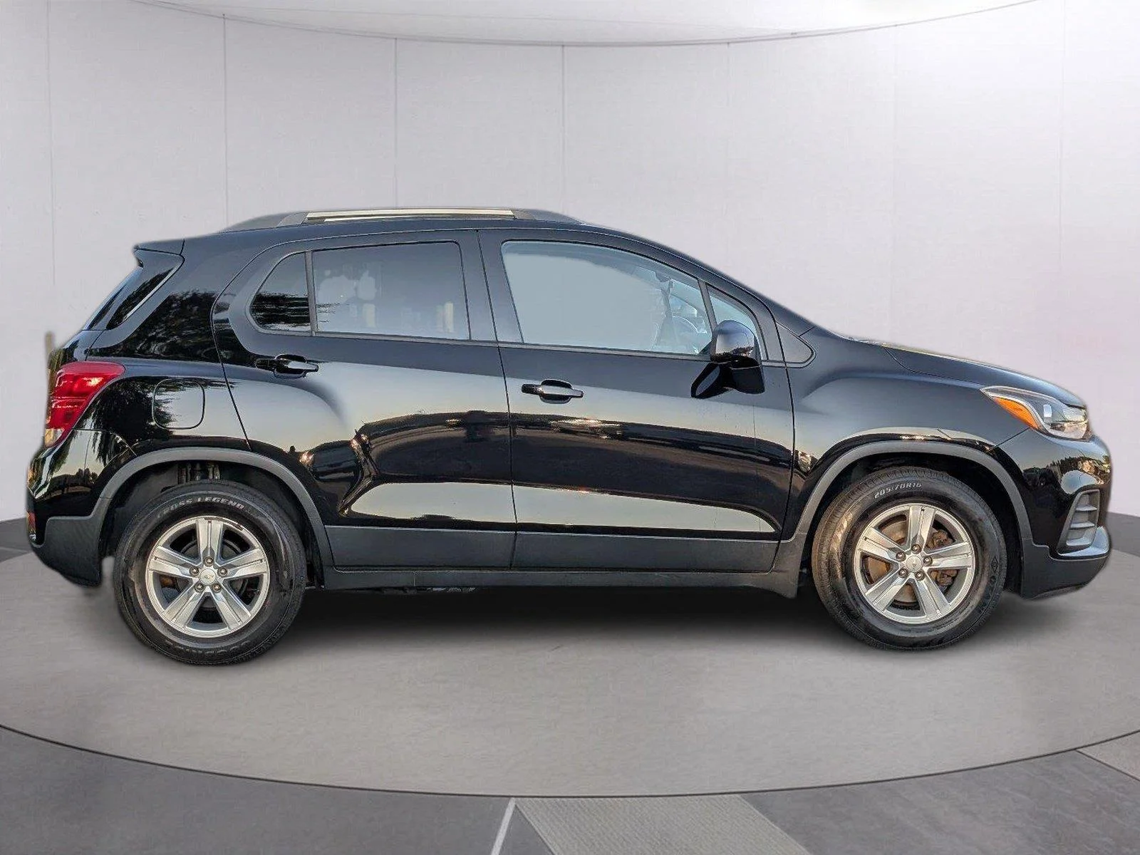 Used 2022 MOSAIC BLACK METALLIC Chevrolet LT image 8