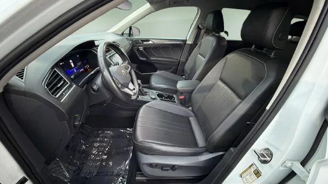 Used 2024  Volkswagen 2.0T SE image 18