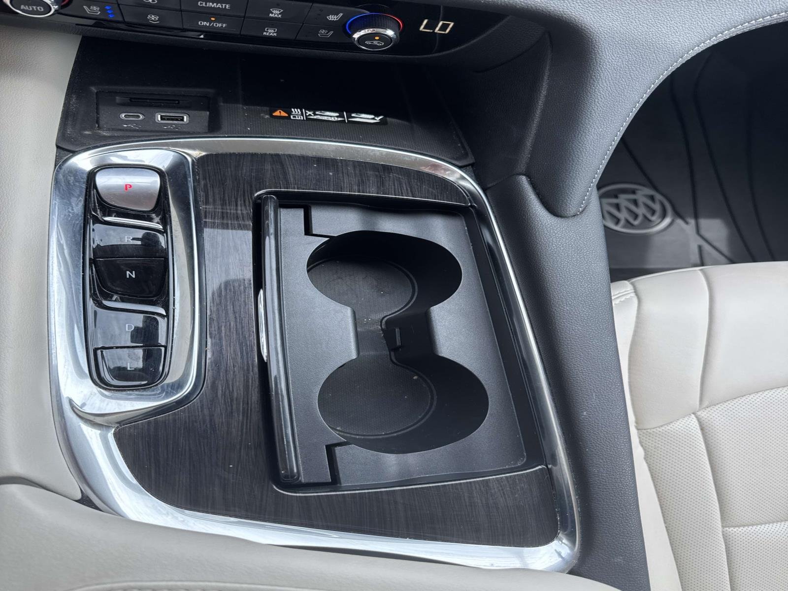 Used 2022 White Frost Tricoat Buick Premium image 26