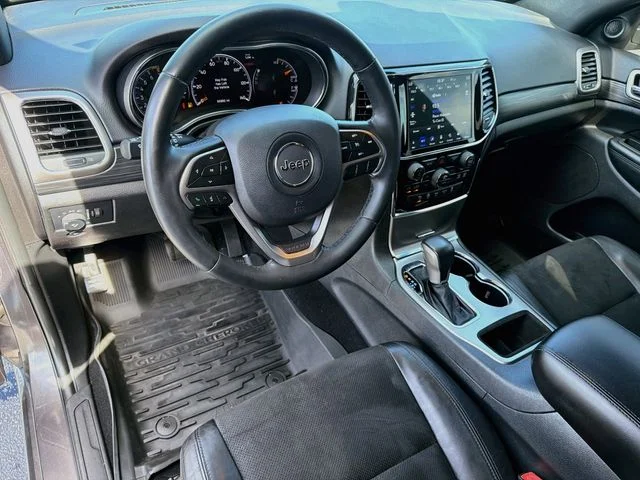 Used 2019 Gray Jeep Altitude image 9