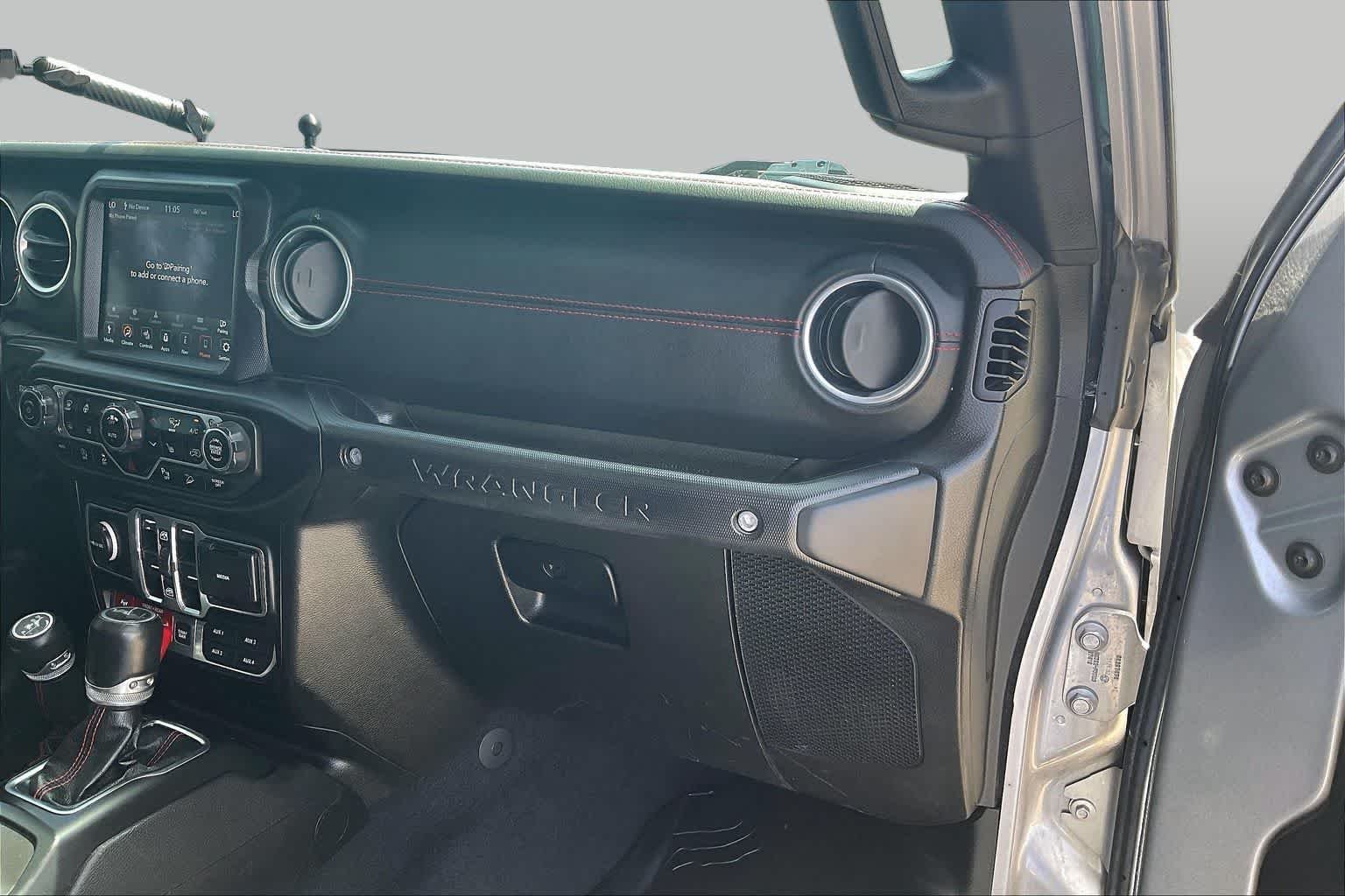 Used 2020 Billet Silver Metallic Clearcoat Jeep Recon image 17