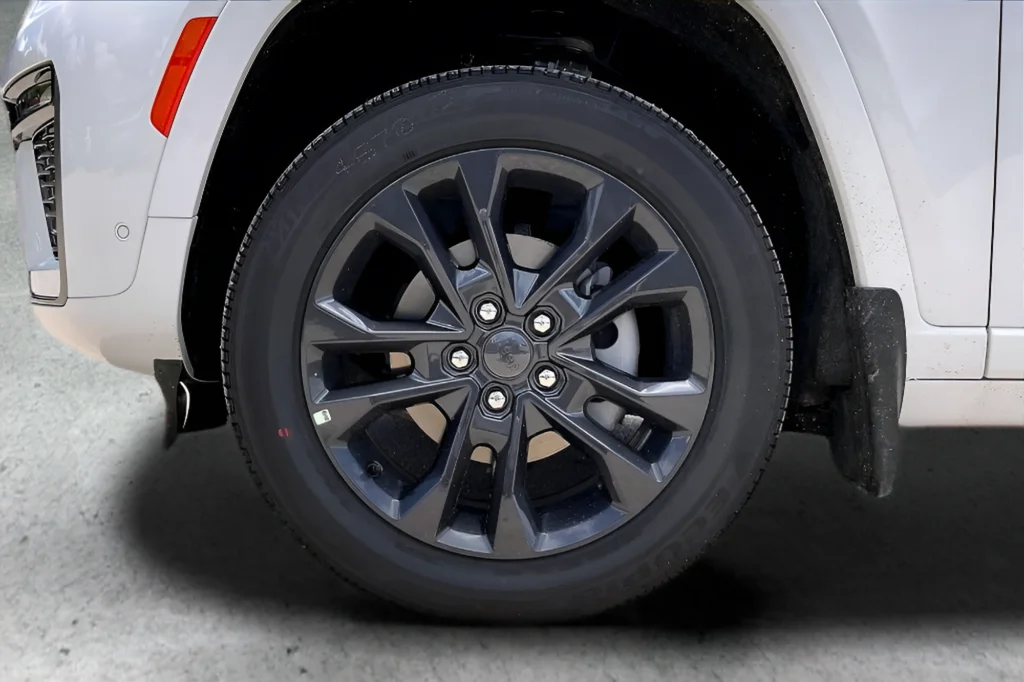 New 2026 Bright White Clear-Coat Exterior Paint Jeep Limited Reserve image 20