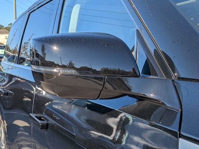 New 2026 Black INFINITI LUXE image 10