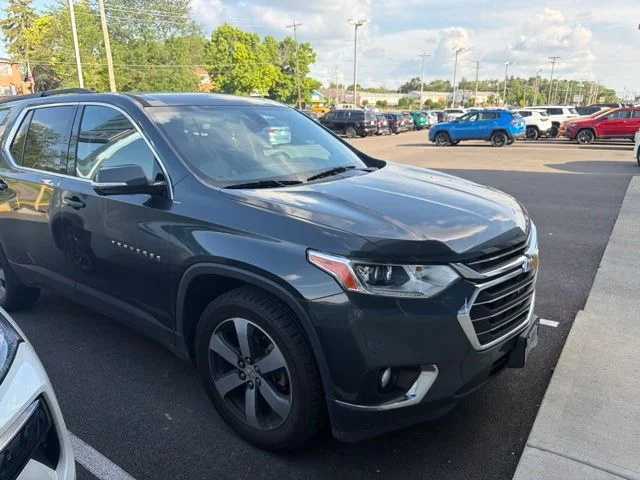 Used 2020 Gray Chevrolet 3LT image 3