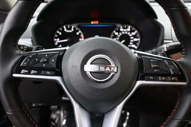 Used 2025 Black Nissan 2.5 SR image 17