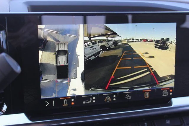 New 2026 White GMC SLT image 17
