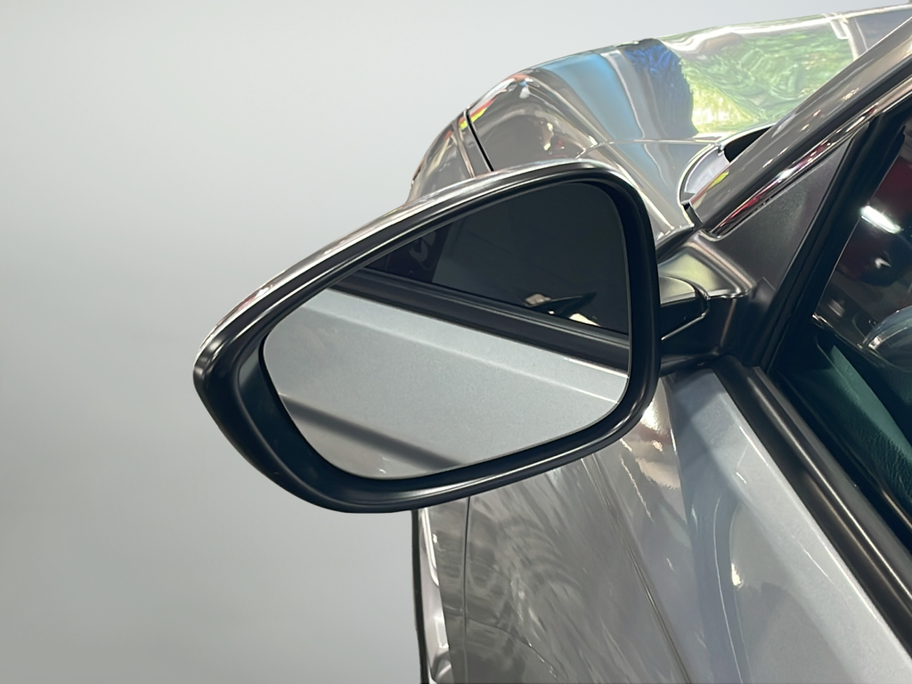 Used 2025 Silver Honda LX image 37
