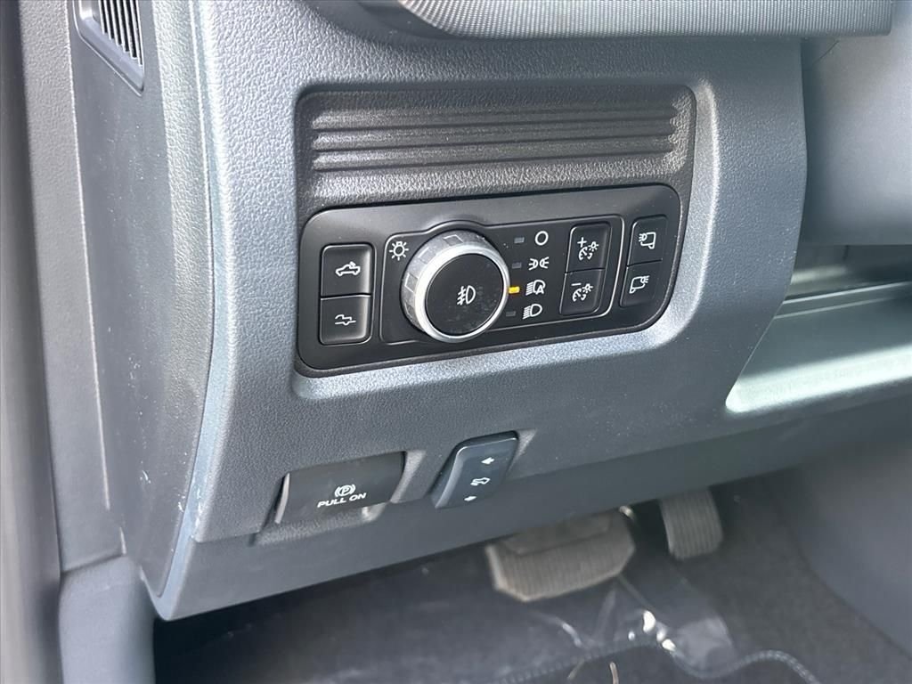 New 2026 Carbonized Gray Metallic Ford F-350® Platinum® image 7
