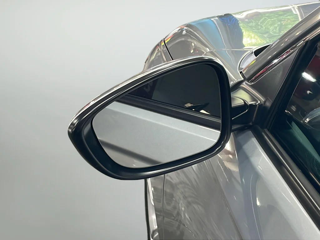 Used 2025 Silver Honda LX image 37