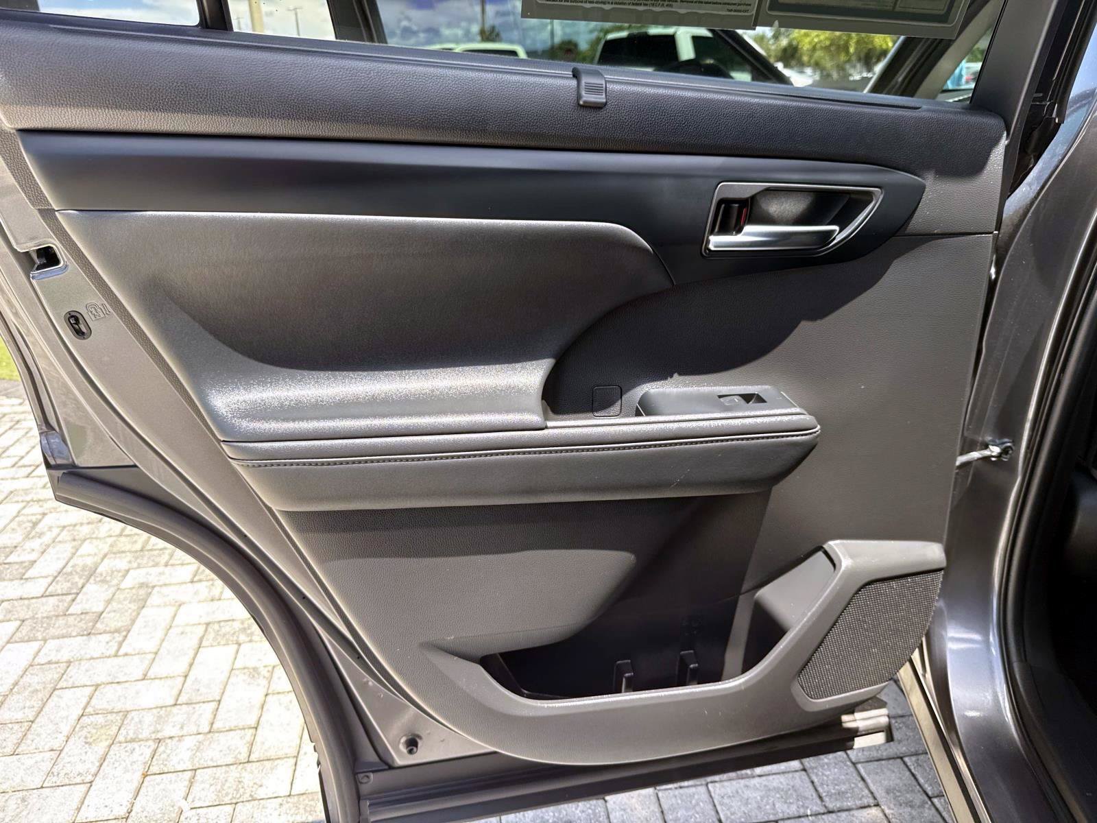 Used 2022 Magnetic Gray Metallic Toyota XLE image 13