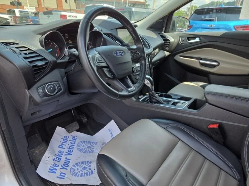 Used 2019 Silver Ford SEL image 9