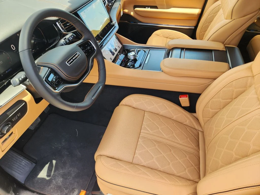 New 2026 High Gloss Black Jeep Summit Reserve image 8