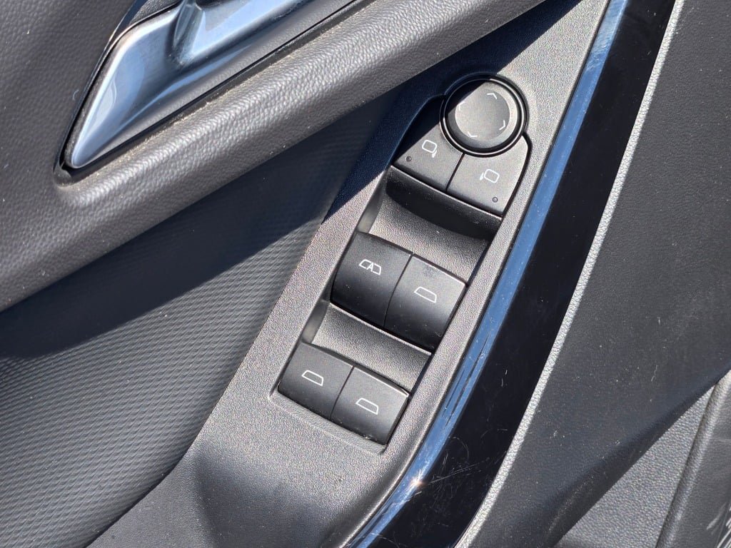 2025 Chevrolet Equinox LT - Photo 19