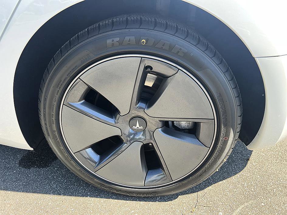 Used 2023 Pearl White Multi-Coat Tesla Base image 10