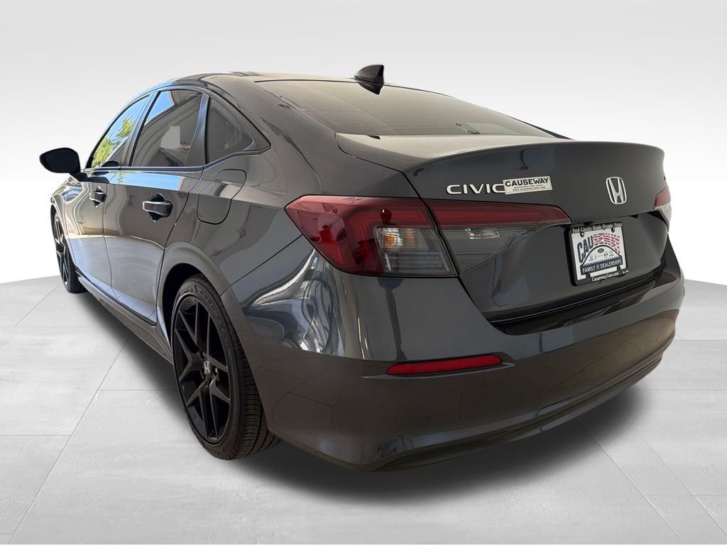 Used 2025  Honda Sport image 5