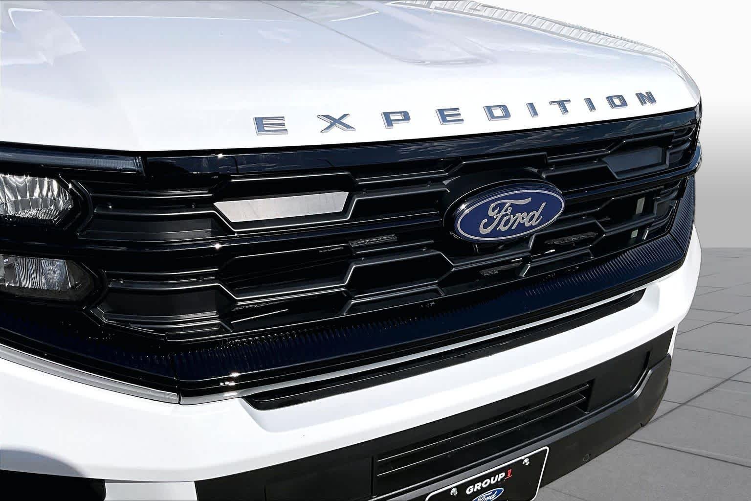 Used 2025 Oxford White Ford Active image 29
