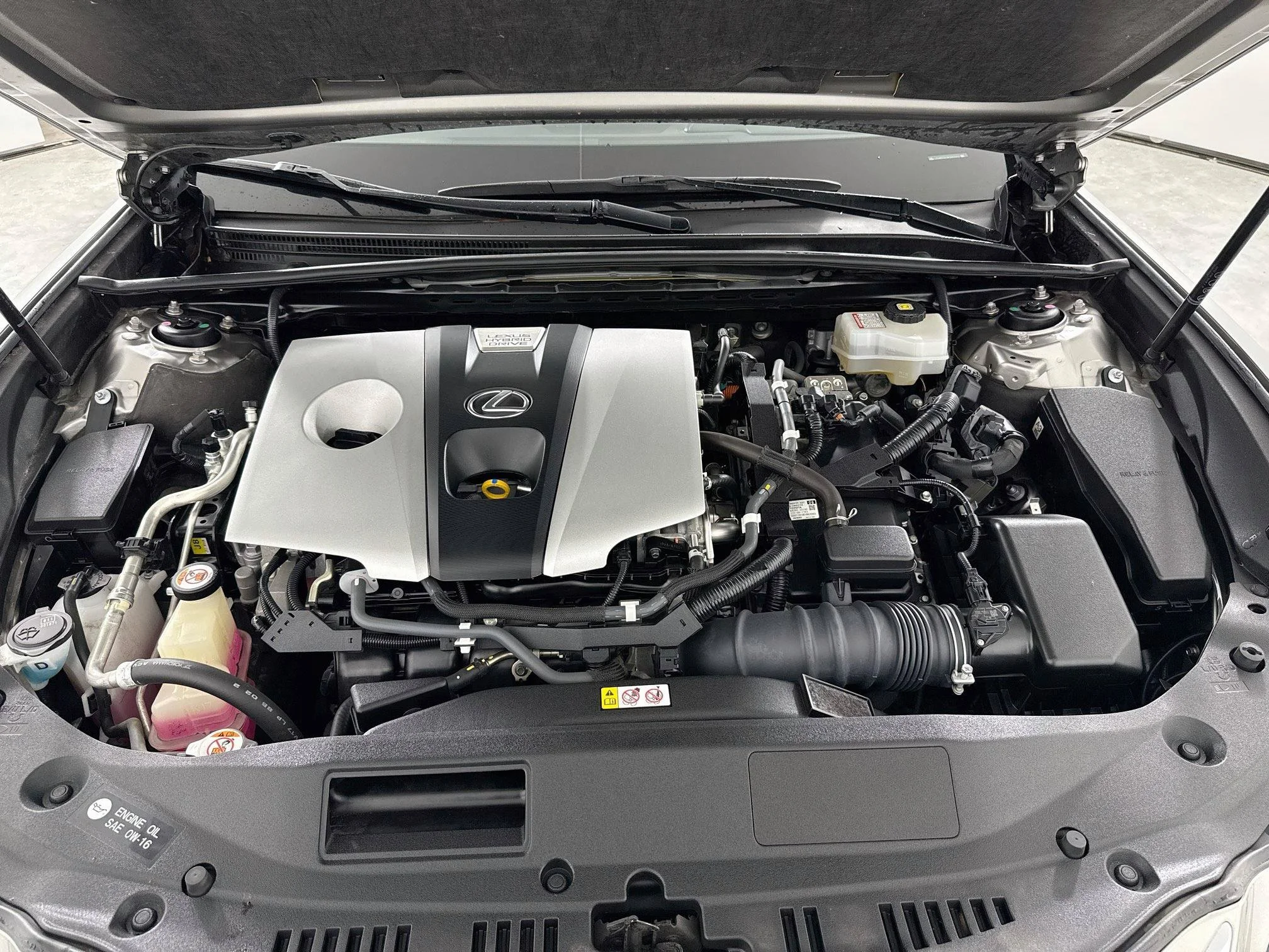 Used 2019 Silver Lexus 300h Luxury image 30