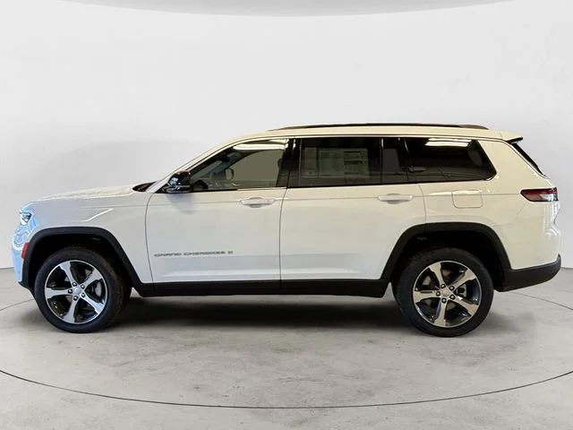 New 2026 White/off-white Jeep Limited image 2
