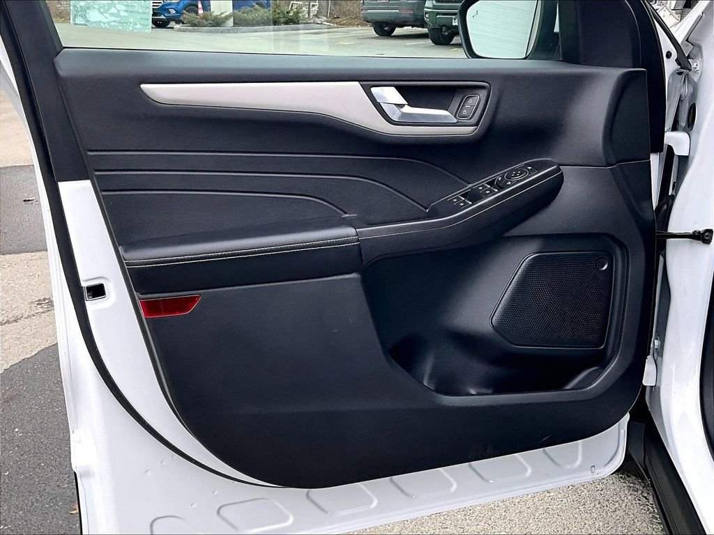 Used 2021 White Ford SE image 18