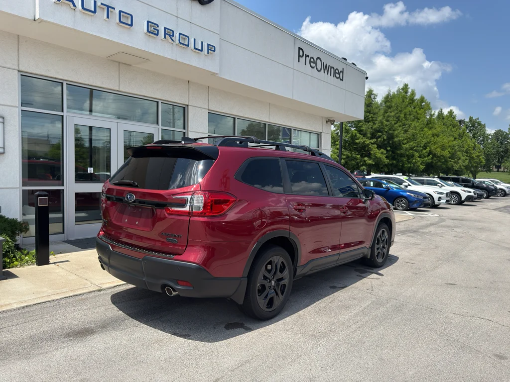 Used 2023 Crimson Red Pearl Subaru Onyx Edition Limited image 3