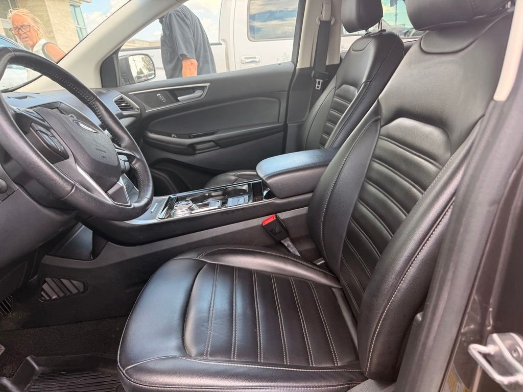 Used 2019 Gray Ford SEL image 16