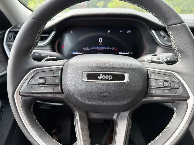 Used 2023 White Jeep Limited image 17