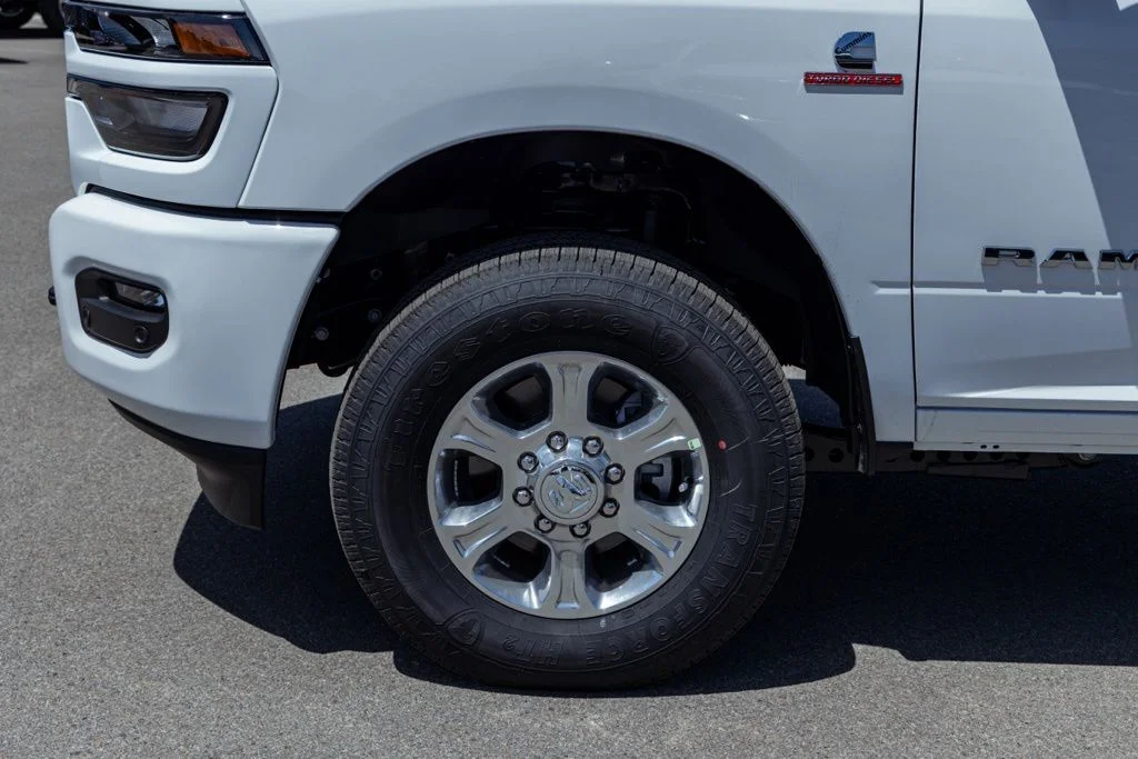 New 2026 Bright White Clear-Coat Exterior Paint RAM Big Horn Sport Appearance image 11