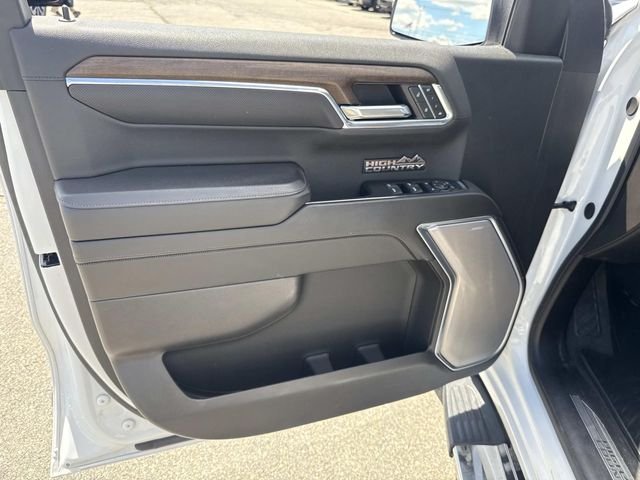 Certified Used 2024 Pearl Chevrolet High Country image 17