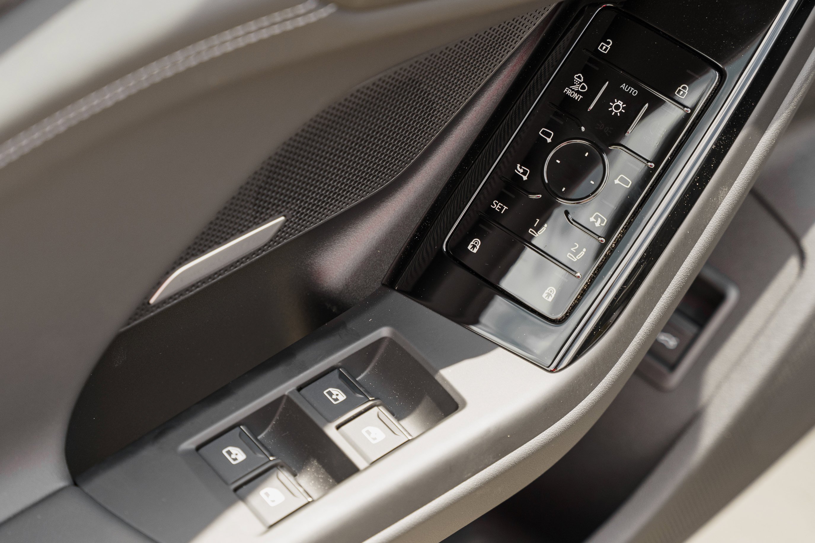 New 2027 Daytona Gray Pearl Effect Audi Premium Plus image 23