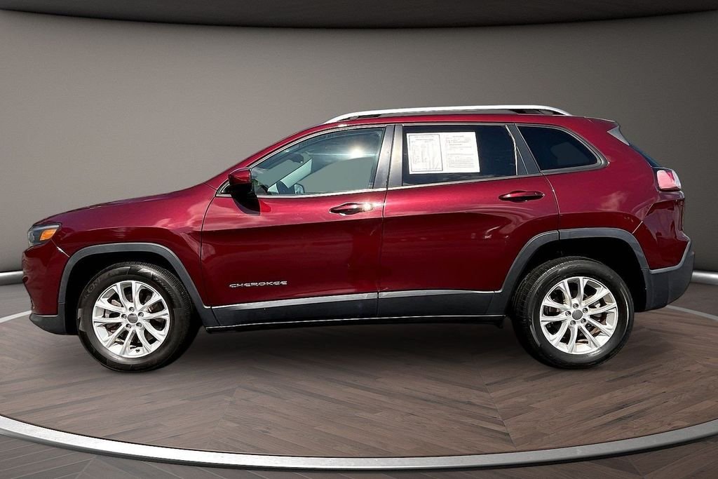 Used 2020 Red Jeep Latitude image 7