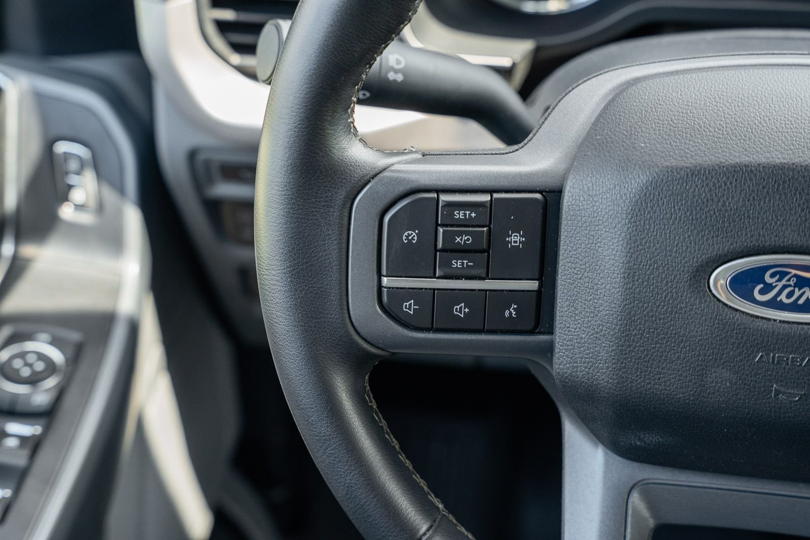 Used 2023 Gray Ford XLT image 26