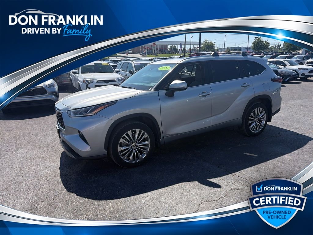 Used 2024 Silver Toyota Platinum image 1