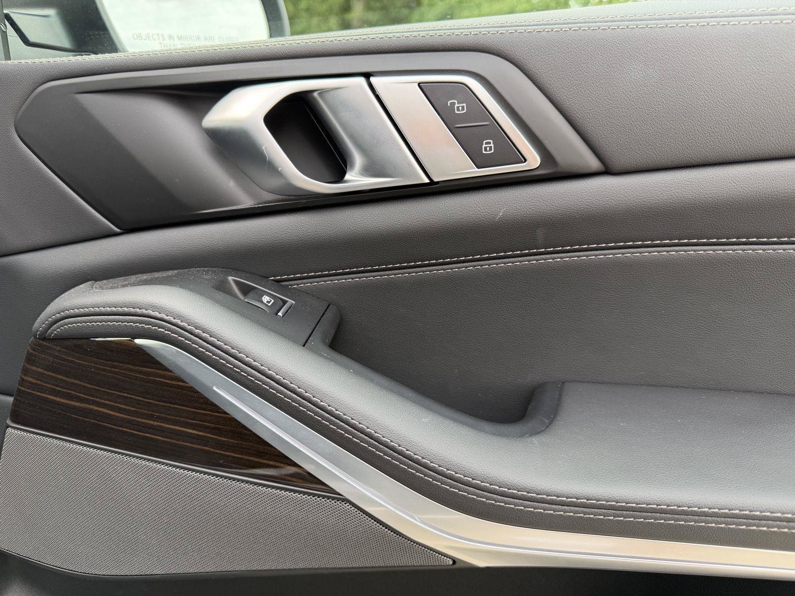 Used 2025 Skyscraper Grey Metallic BMW sDrive40i image 28
