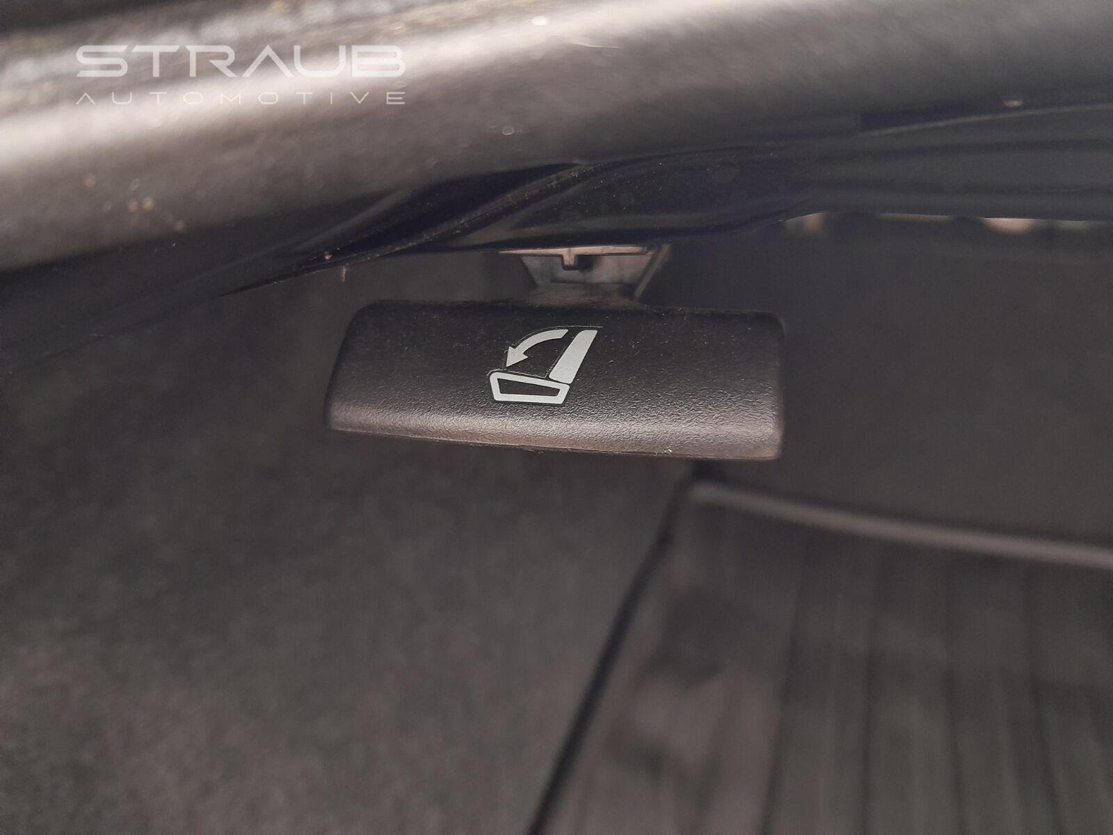 Used 2018 Crystal Black Silica Subaru Premium image 50