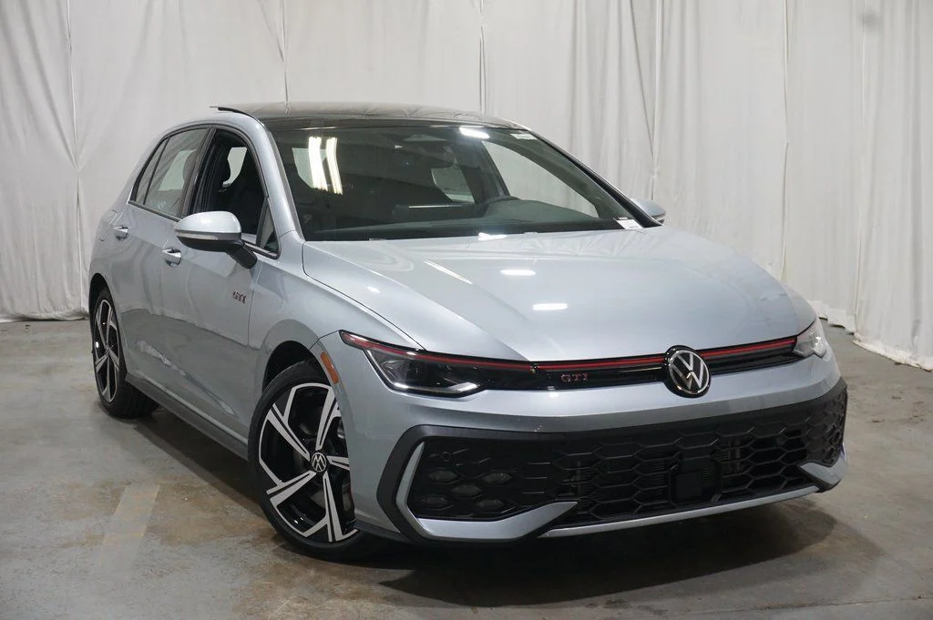 New 2026 Alpine Silver Volkswagen 2.0T SE image 2