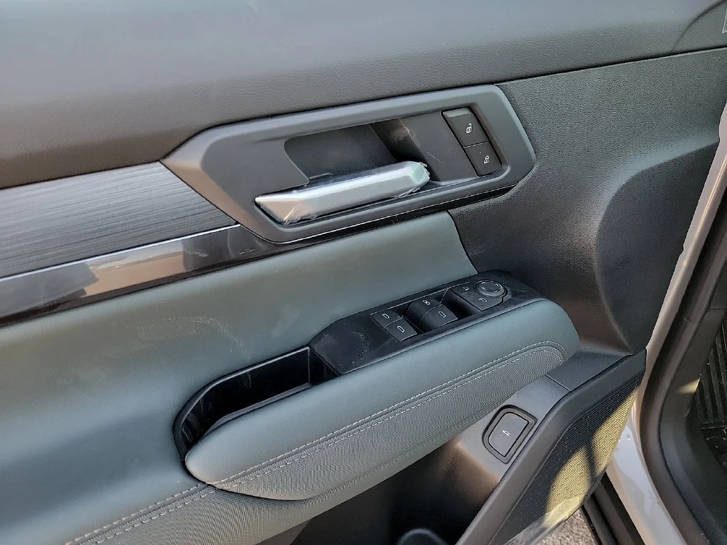 2027 GMC Terrain AT4 - Photo 18
