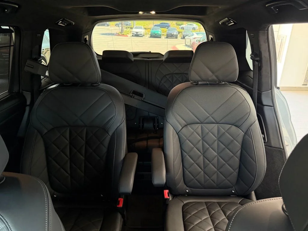 Used 2025 Brooklyn Grey Metallic BMW xDrive40i image 15