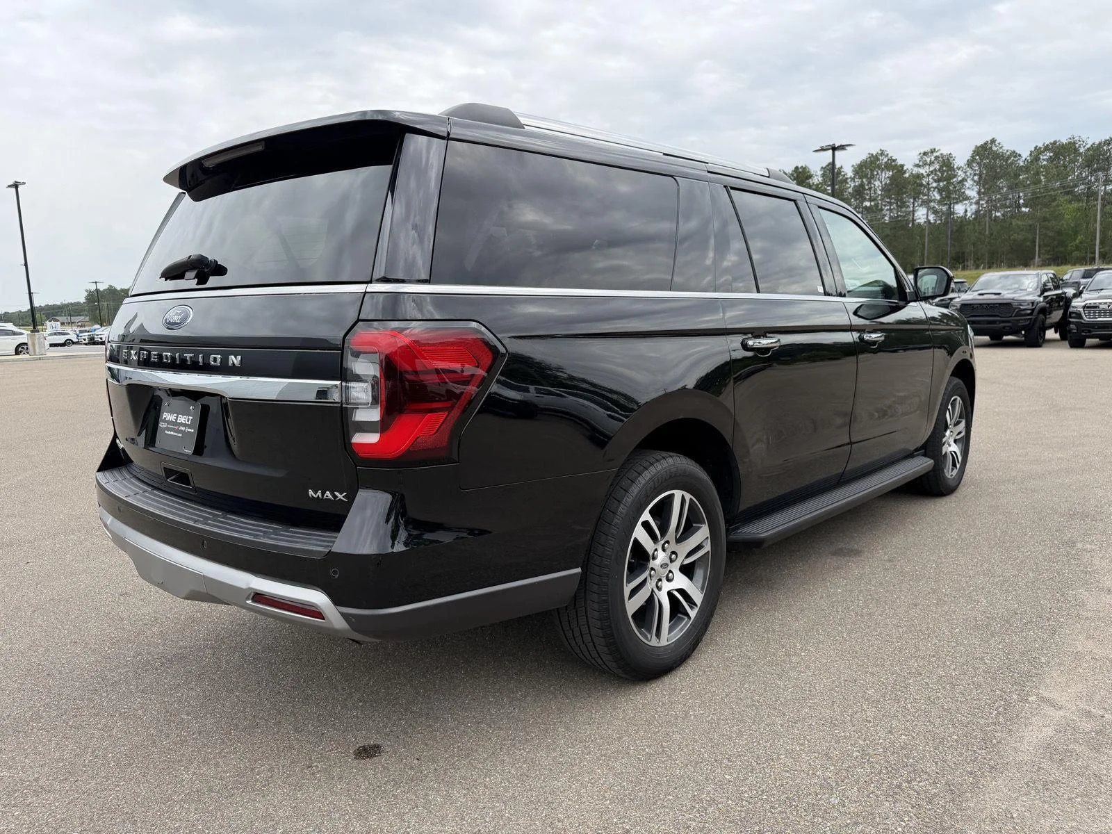 Used 2024 Agate Black Ford Limited image 6